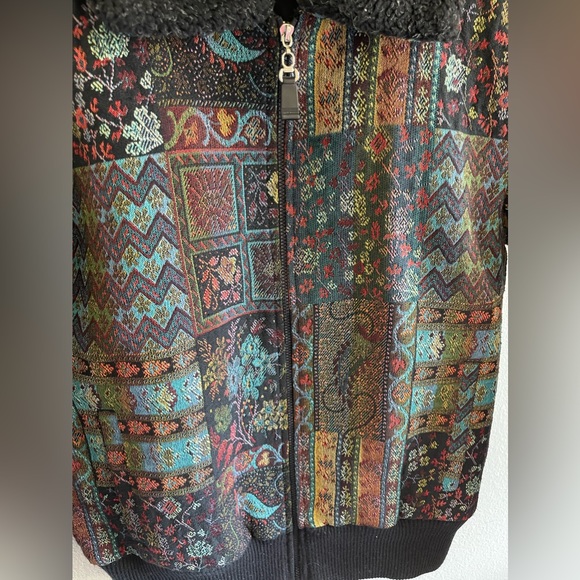 Vintage woman’s coat. Small - Picture 2 of 7